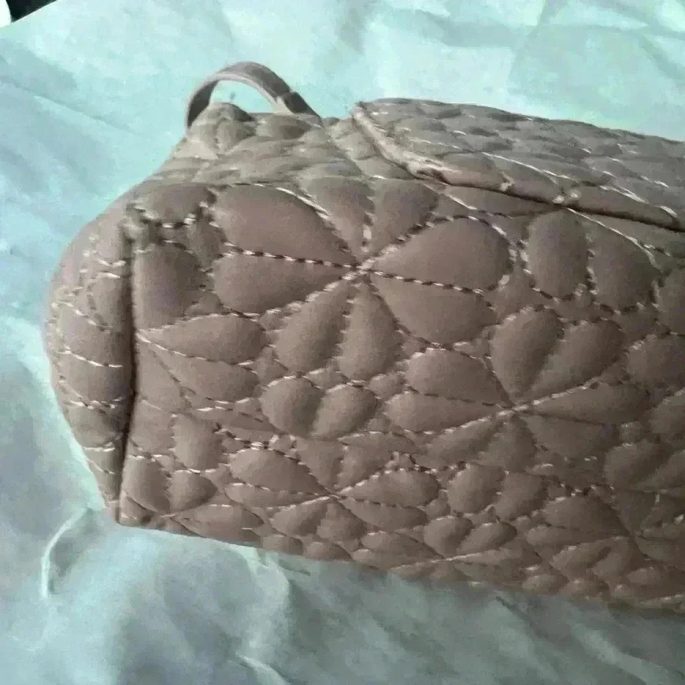 Bagamour Pink Crossbody Bag with gold chain - Picture 5 of 14